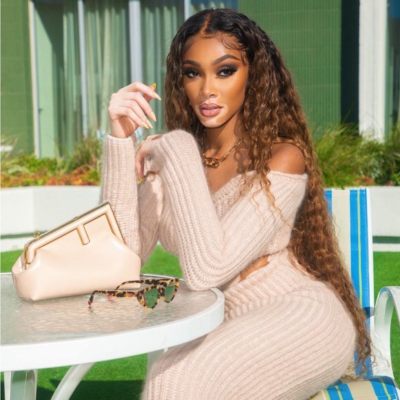 Fendi‎ Cat Eye Sunglasses - Picture 8 of 16